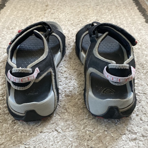 Nike ACG grey and black strap sandals men’s size 10 main image 8
